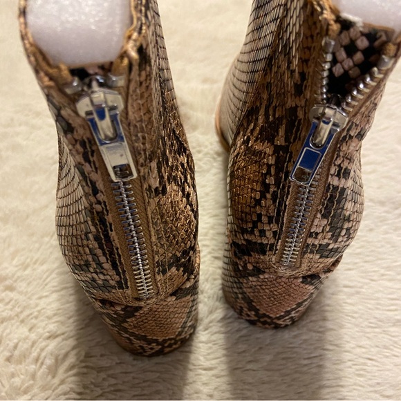 *New Steve Madden size 7 Julianne snake print block booties animal print booties - Picture 6 of 9